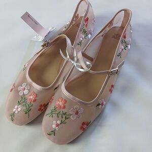 NWT New Wild Fable Mesh Floral Shoes